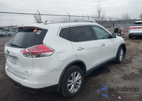2015 Nissan Rogue Sv z USA, uszkodzony, nr VIN 5N1AT2MT8FC926869